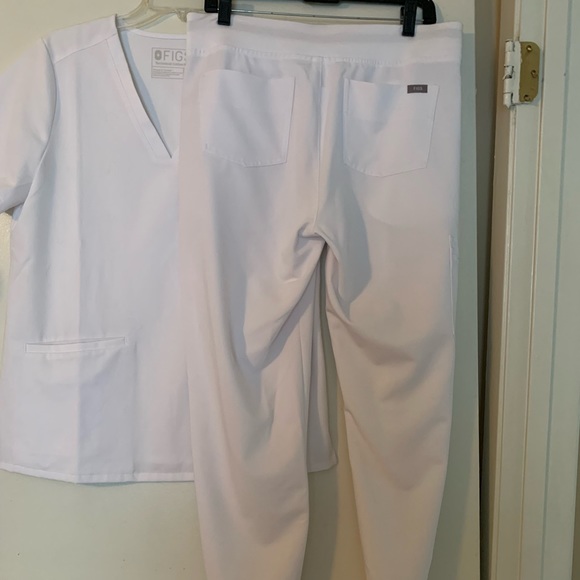 White figs scrub set medium - Picture 2 of 7